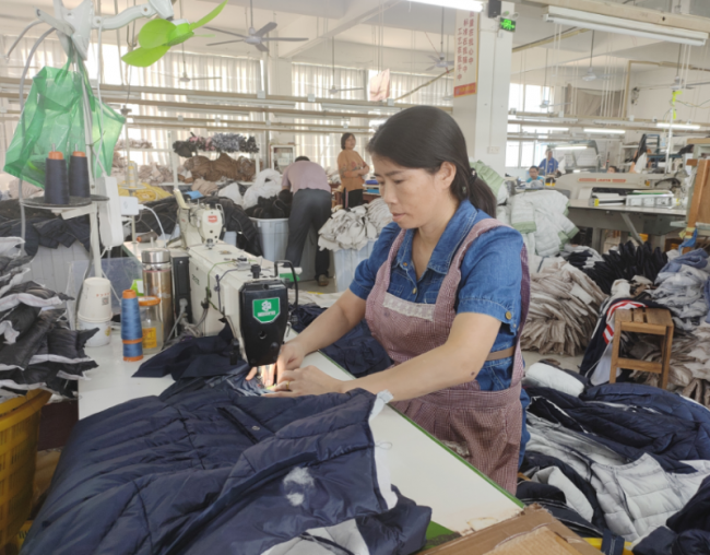 中琪華成服飾制造 以智能化數(shù)字化升級為引擎，驅(qū)動(dòng)傳統(tǒng)服裝產(chǎn)業(yè)煥發(fā)新活力